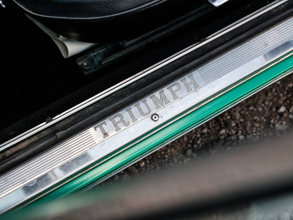 Image 30/38 of Triumph Stag (1977)