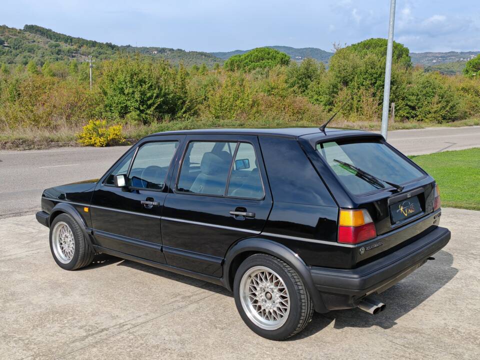 Bild 7/42 von Volkswagen Golf II GTi 16V 1.8 (1986)