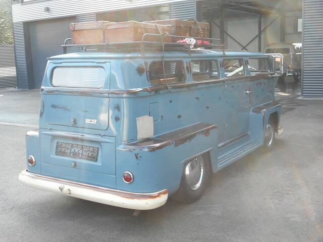 Image 6/20 of Volkswagen T2b Kombi (1973)