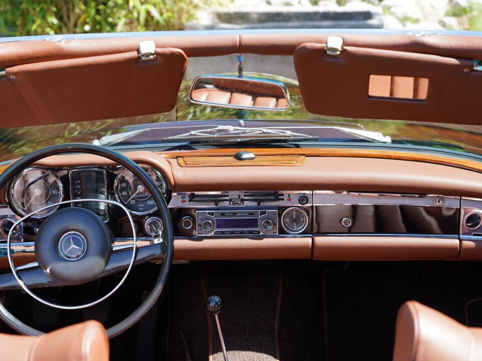 Image 11/11 of Mercedes-Benz 280 SL (1969)
