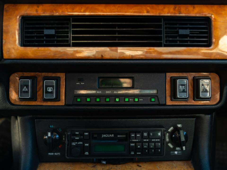 Afbeelding 25/42 van Jaguar XJ-S 3.6 (1990)