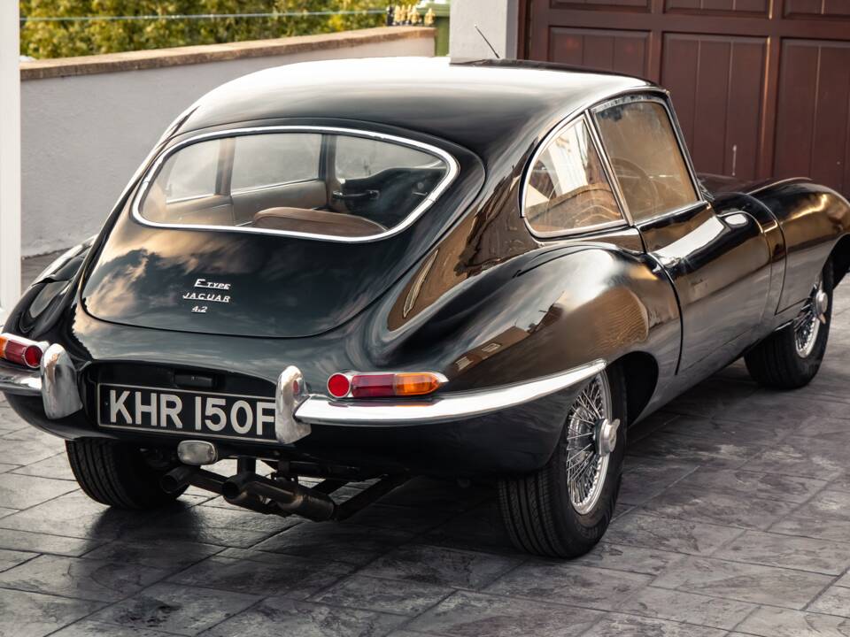 Imagen 2/42 de Jaguar E-Type (2+2) (1967)