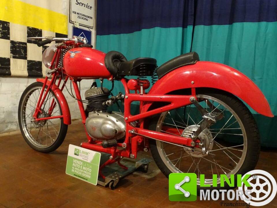 Bild 2/10 von Moto CM DUMMY (1949)