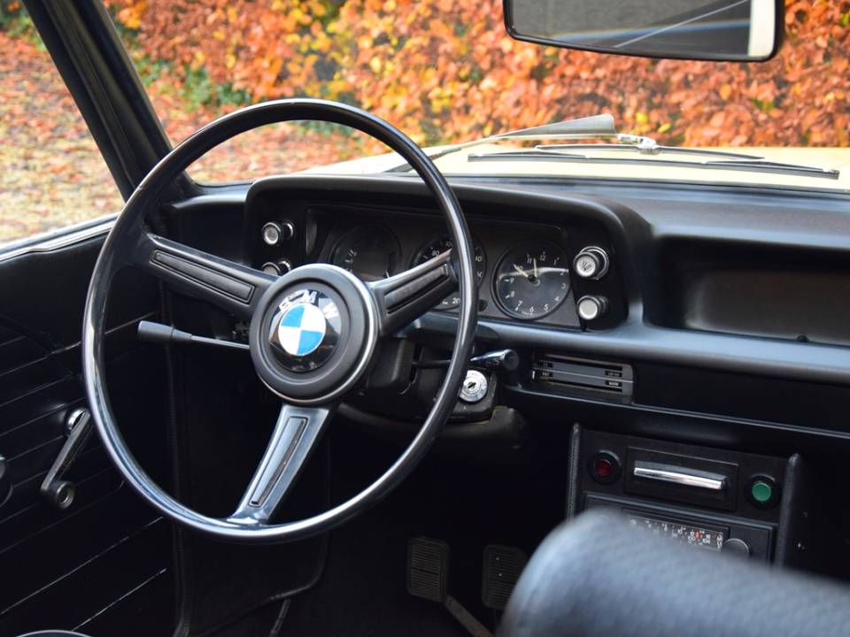 Immagine 32/45 di BMW 2002 Baur (1973)
