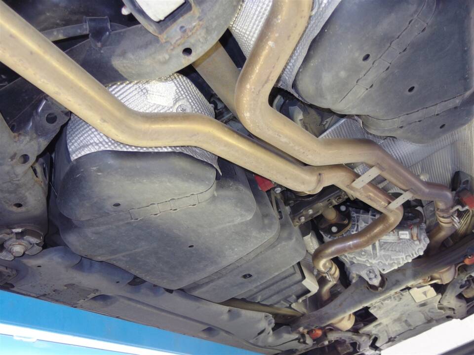 Image 92/93 of Porsche Cayenne Turbo (2007)
