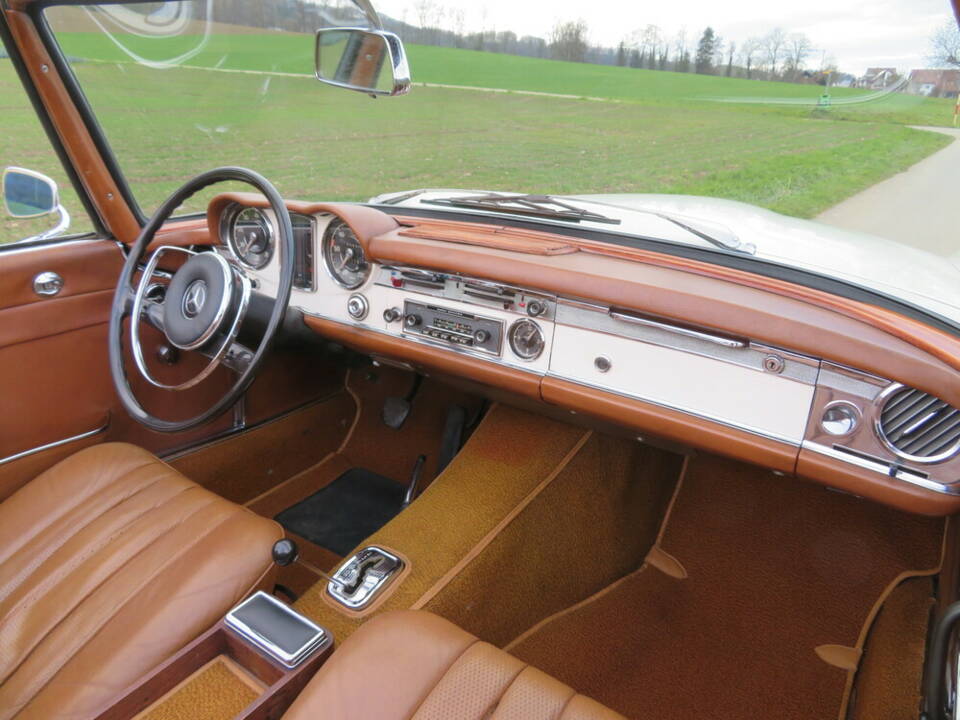 Image 11/17 of Mercedes-Benz 230 SL (1966)