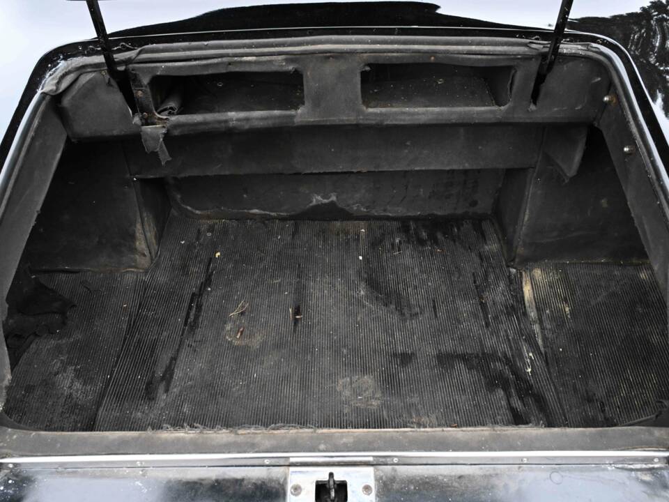 Image 23/40 of Bristol 410 (1968)