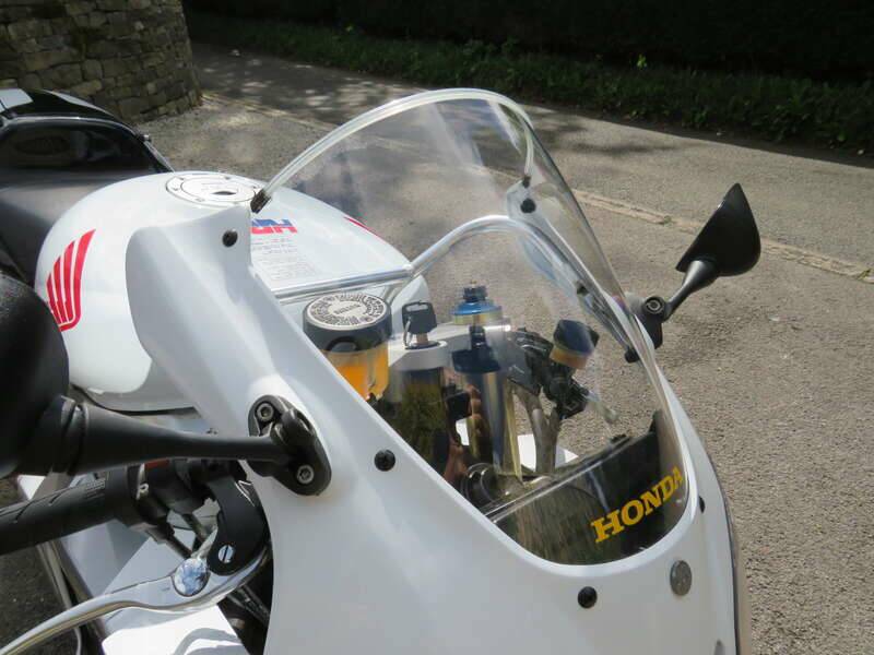 Bild 6/42 von Honda VTR 1000 SP2 (2002)