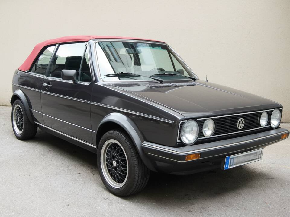 Afbeelding 1/4 van Volkswagen Golf Mk I Convertible 1.6 (1984)