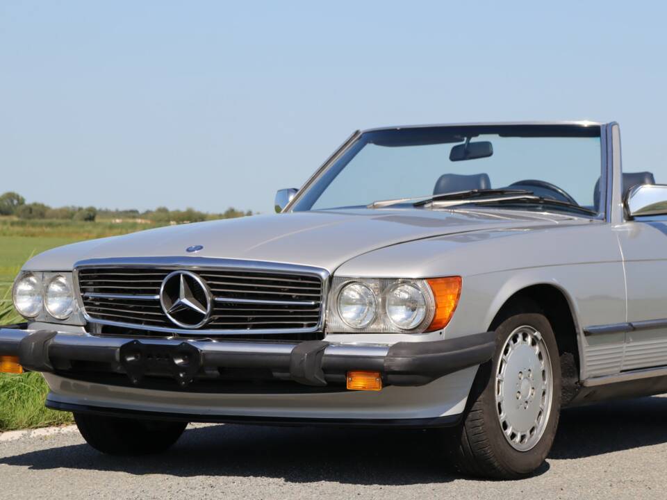 Image 27/50 de Mercedes-Benz 560 SL (1988)