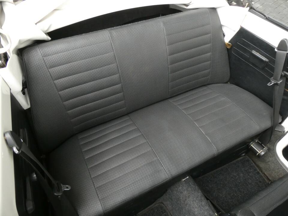 Immagine 14/22 di Volkswagen Käfer 1303 (1979)