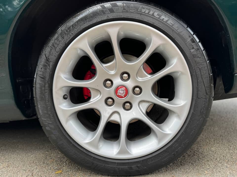 Image 18/40 de Jaguar XKR (1998)