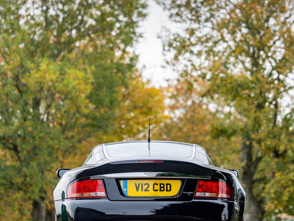 Afbeelding 17/50 van Aston Martin V12 Vanquish S (2007)