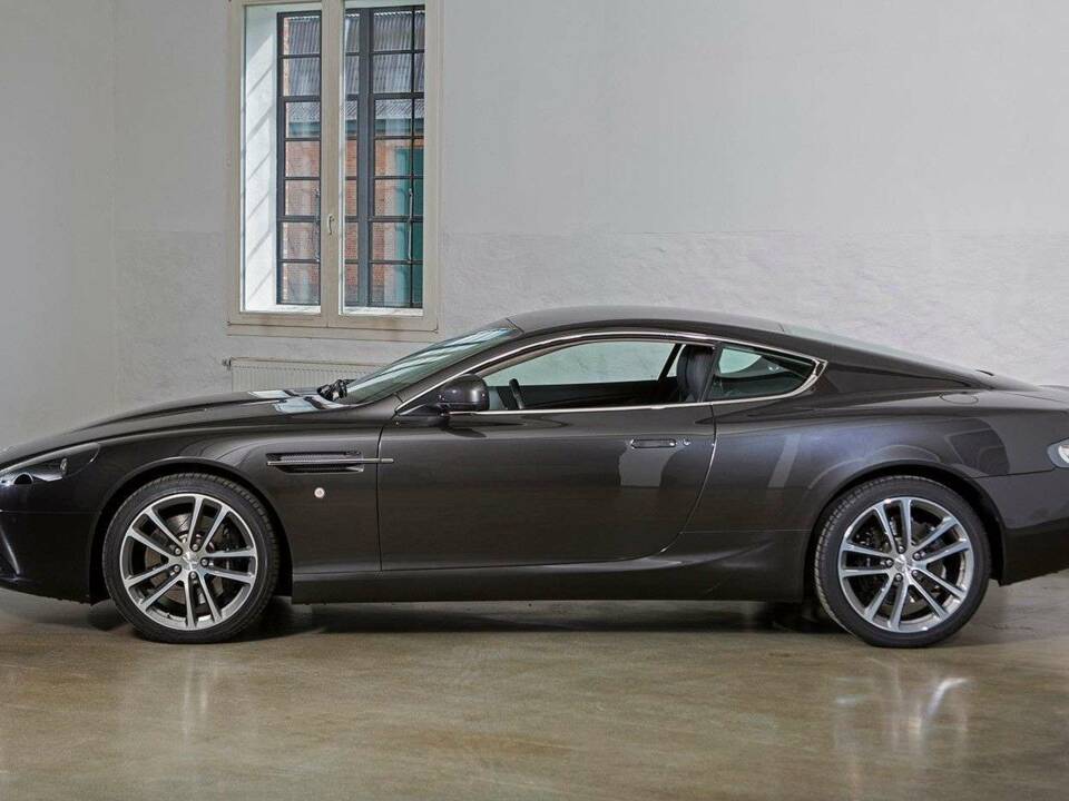 Afbeelding 4/20 van Aston Martin DB 9 (2011)