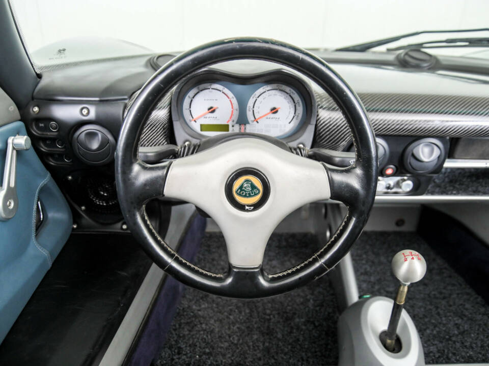 Image 8/50 of Lotus Elise (2002)