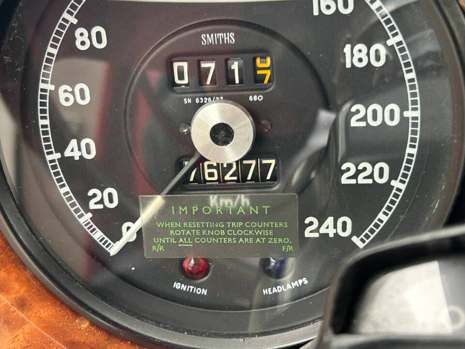 Image 13/27 de Jaguar S-Type 3.8 (1965)