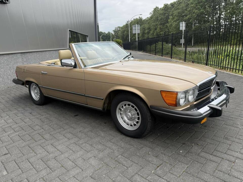 Obraz 7/50 pojazdu Mercedes-Benz 380 SL (1983)