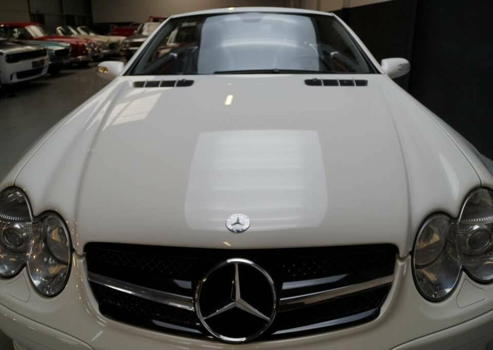 Image 28/50 of Mercedes-Benz SL 500 (2005)