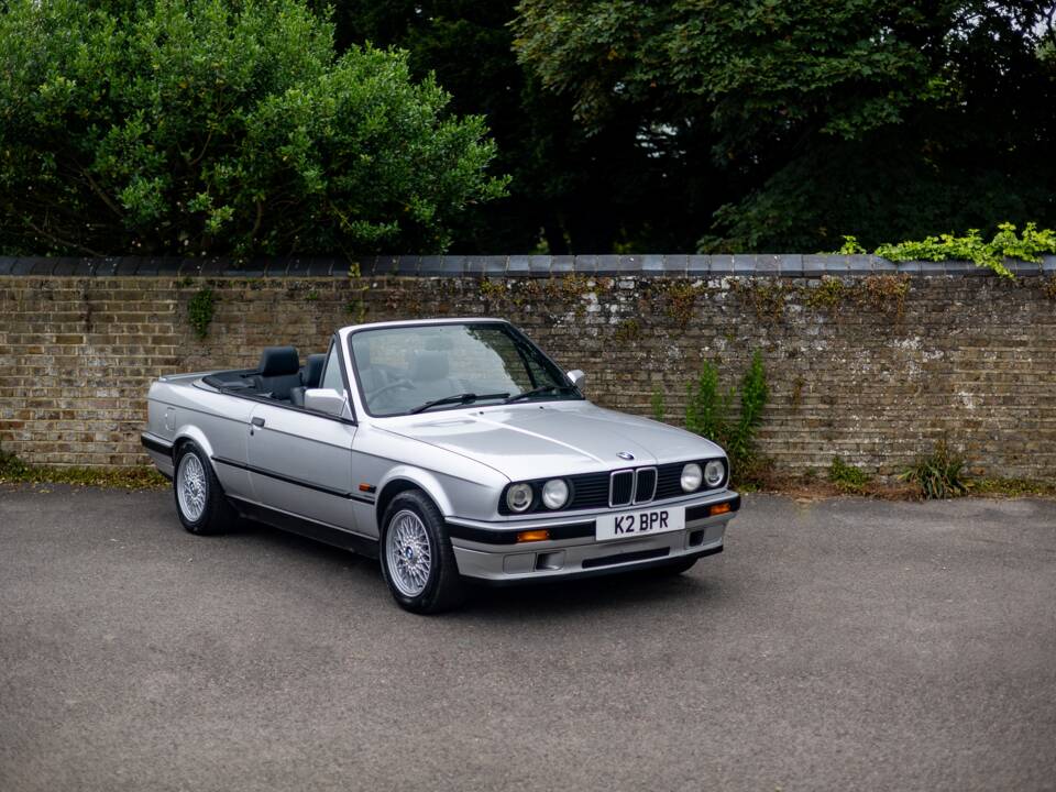 Image 4/15 de BMW 318i (1993)