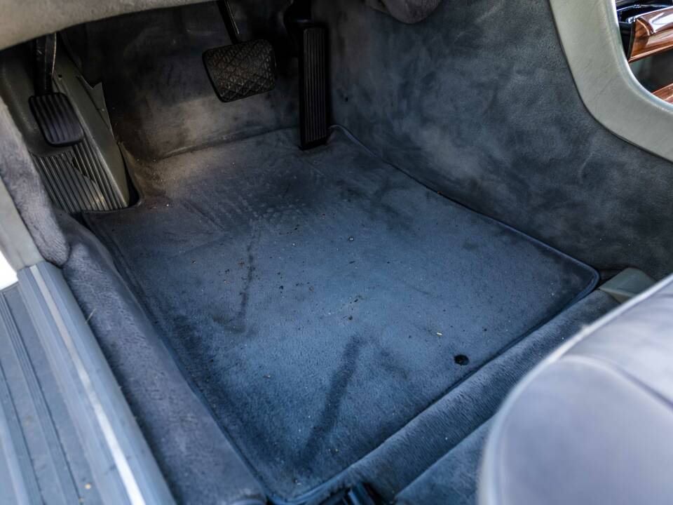 Image 127/175 of Mercedes-Benz 420 SE (1986)