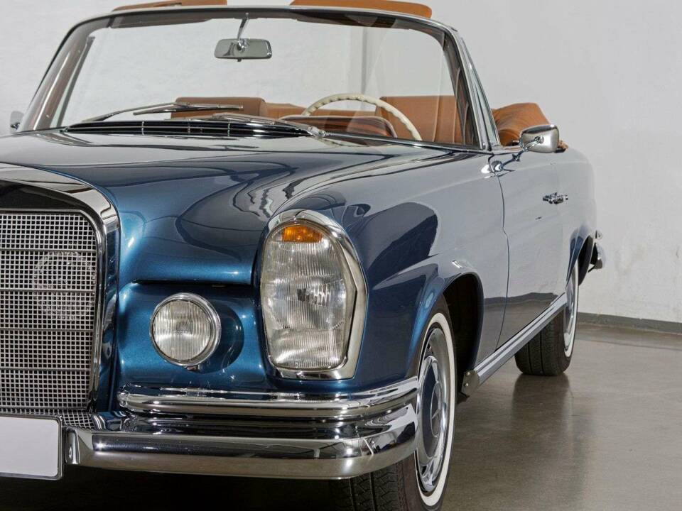 Immagine 7/20 di Mercedes-Benz 220 SE b (1965)