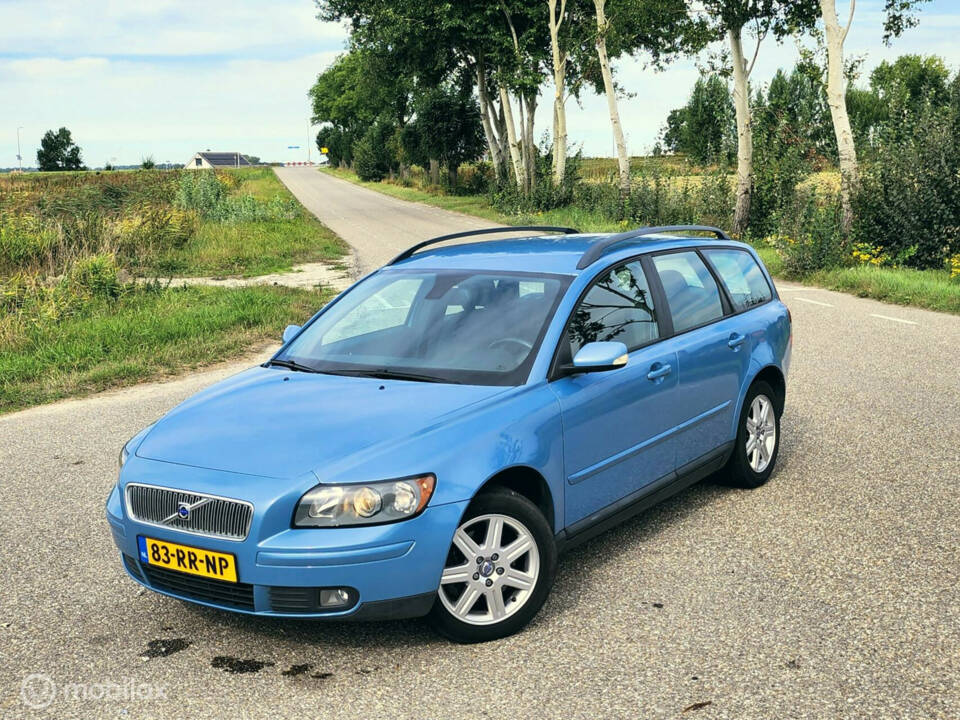 Bild 2/32 von Volvo V 50 2.4 (2005)