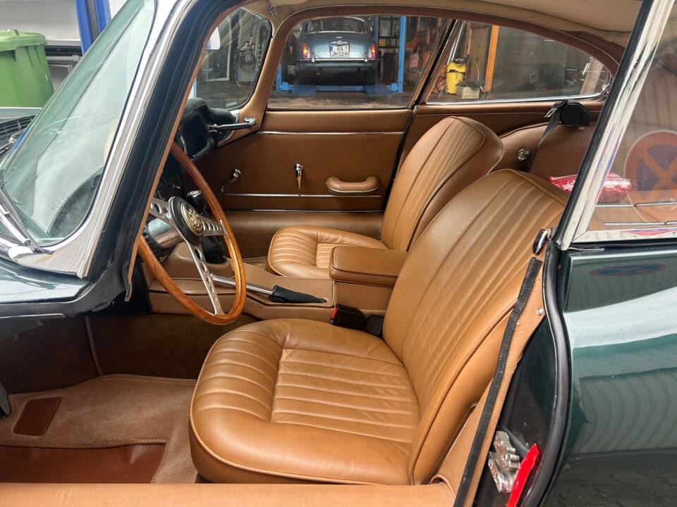 Image 10/39 de Jaguar Type E 4.2 (1966)