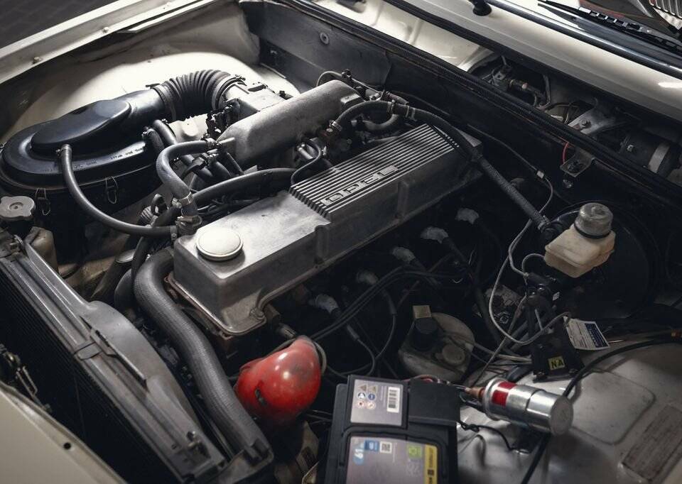 Afbeelding 15/15 van Opel Commodore 2,8 GS/E (1973)