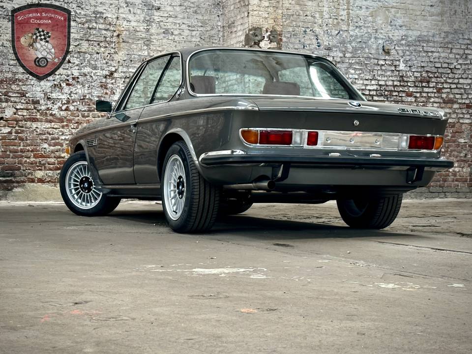 Image 8/76 of BMW 3.0 CSi (1974)