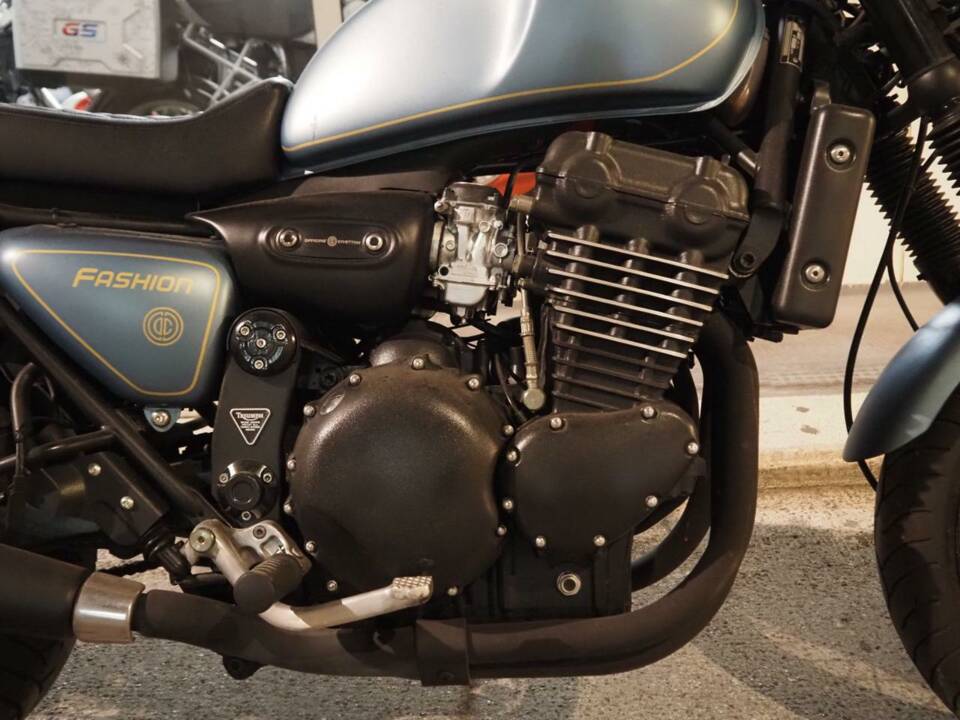 Imagen 28/30 de Triumph DUMMY (2000)