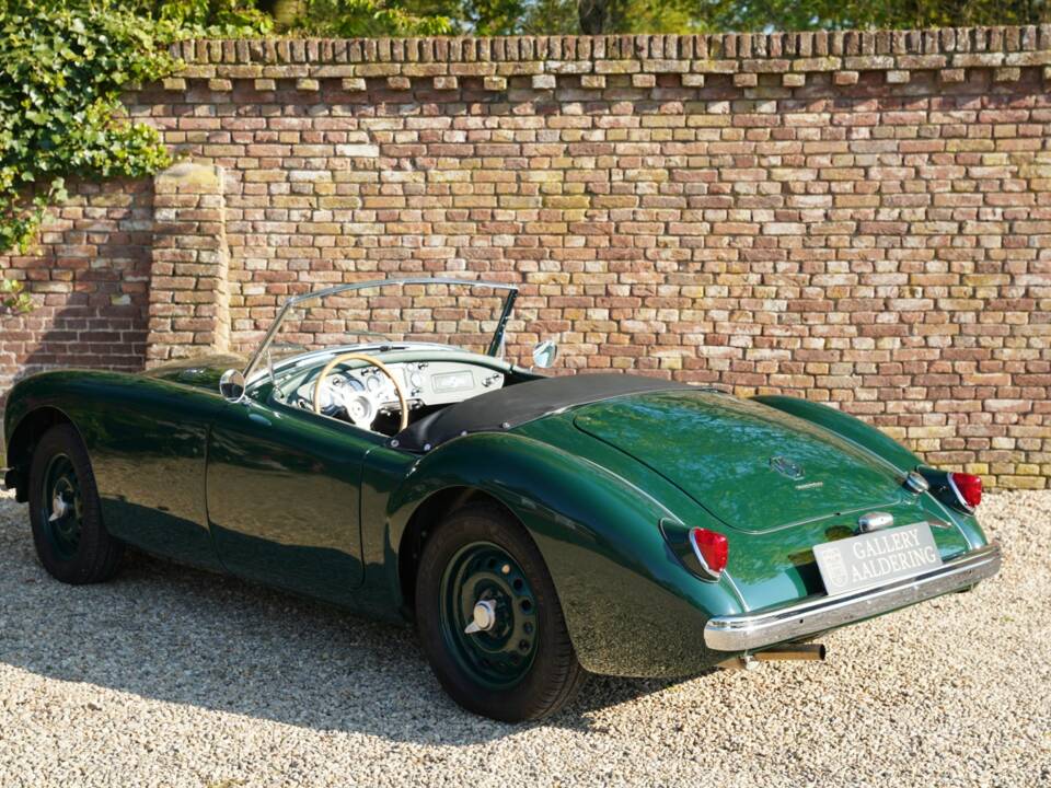 Immagine 42/50 di MG MGA Twin Cam (1959)