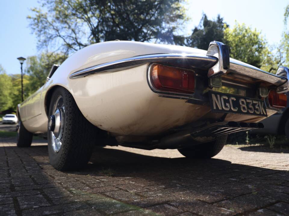 Image 41/50 de Jaguar Type E V12 (1972)