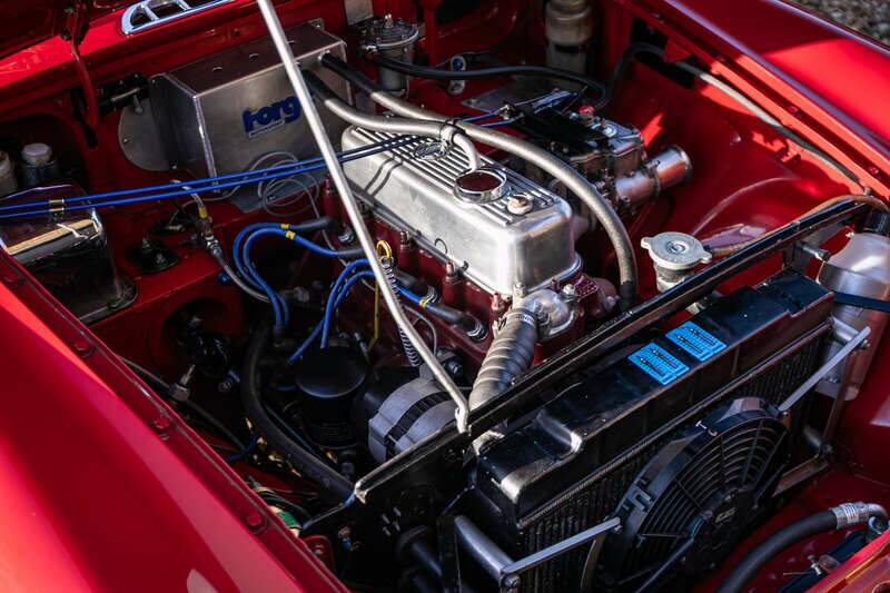 Image 30/50 of MG MGB (1962)