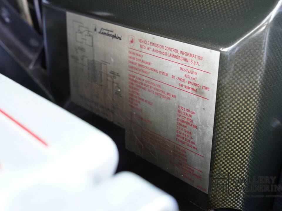 Image 18/50 of Lamborghini Diablo VT Roadster (1996)