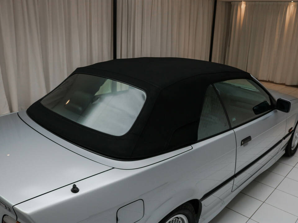 Afbeelding 7/17 van BMW 325i (1994)
