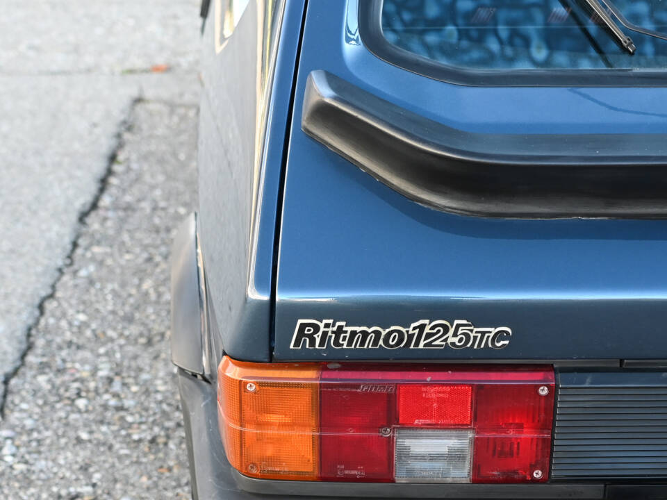 Image 17/33 de FIAT Ritmo 130 TC Abarth (1986)