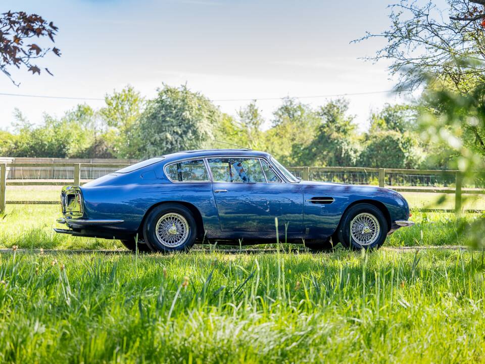 Afbeelding 17/50 van Aston Martin DB 6 (1967)