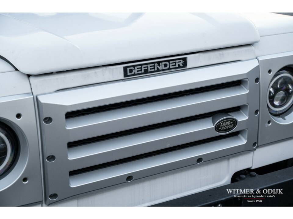 Image 18/22 of Land Rover Defender 90 (1996)