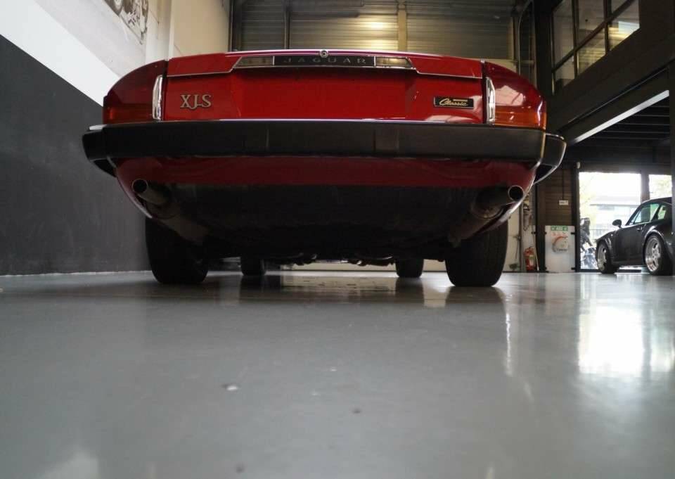 Image 32/48 de Jaguar XJS 5.3 V12 (1991)