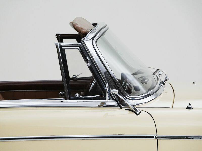 Afbeelding 13/15 van Mercedes-Benz 220 SE b (1961)