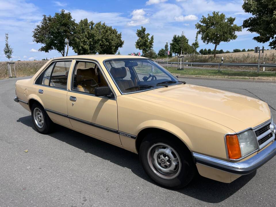 Immagine 7/39 di Opel Commodore 2,5 S (1981)