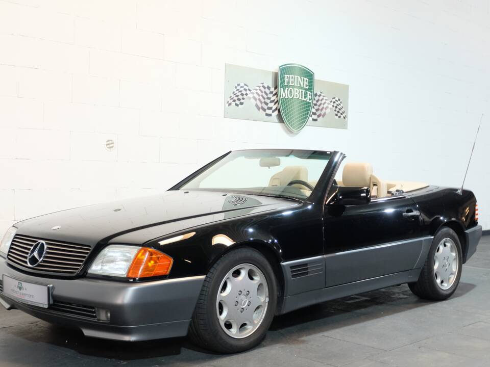 Image 1/26 of Mercedes-Benz 500 SL (1991)