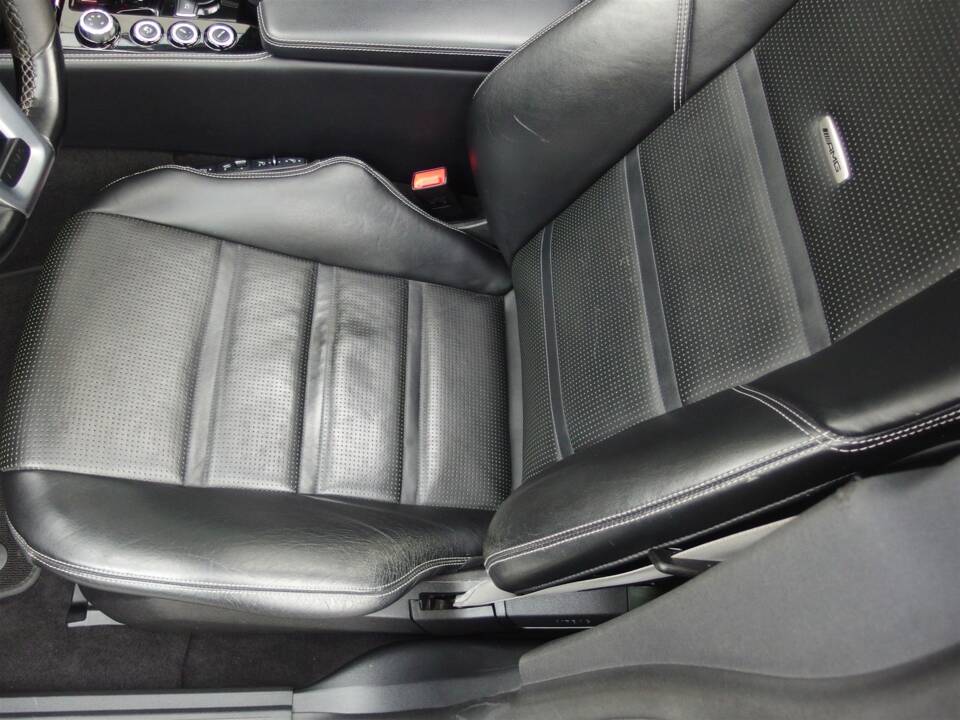 Image 34/97 of Mercedes-Benz CLS 63 AMG S 4MATIC (2013)