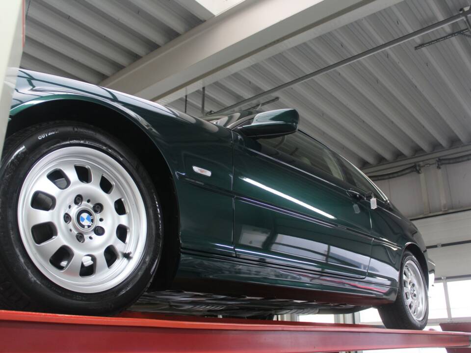 Image 9/50 of BMW 323Ci (2001)