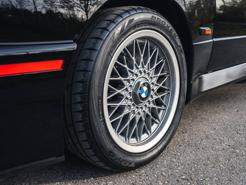 Image 48/50 of BMW M3 Sport Evo (1990)