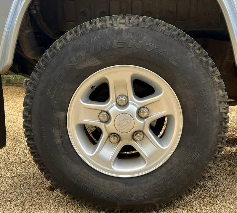 Image 46/50 of Land Rover Defender 90 (2011)