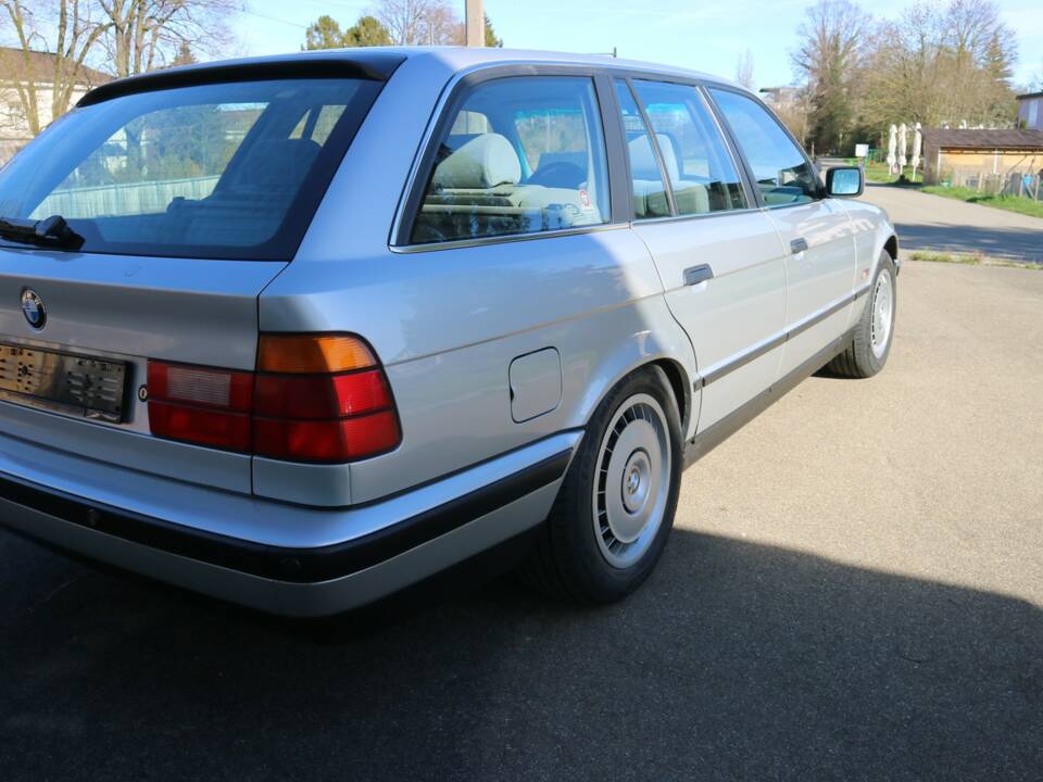 Immagine 4/14 di BMW 525ix Touring (1994)