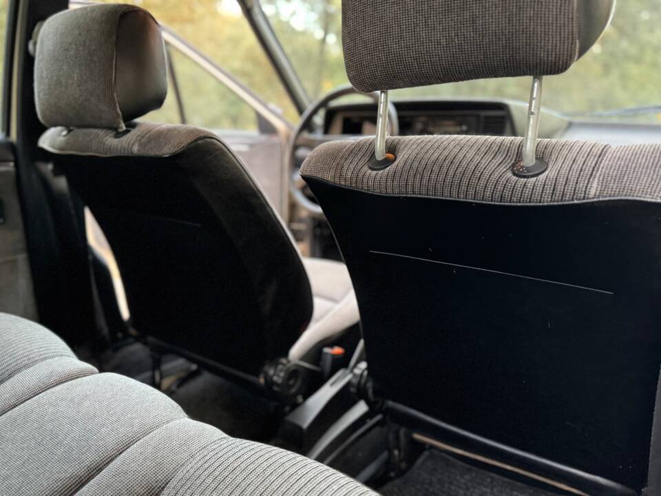 Image 47/57 of Volkswagen Passat 2.0 (1987)