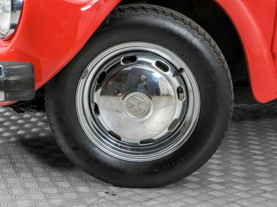 Bild 4/50 von Volkswagen Käfer 1303 LS (1974)
