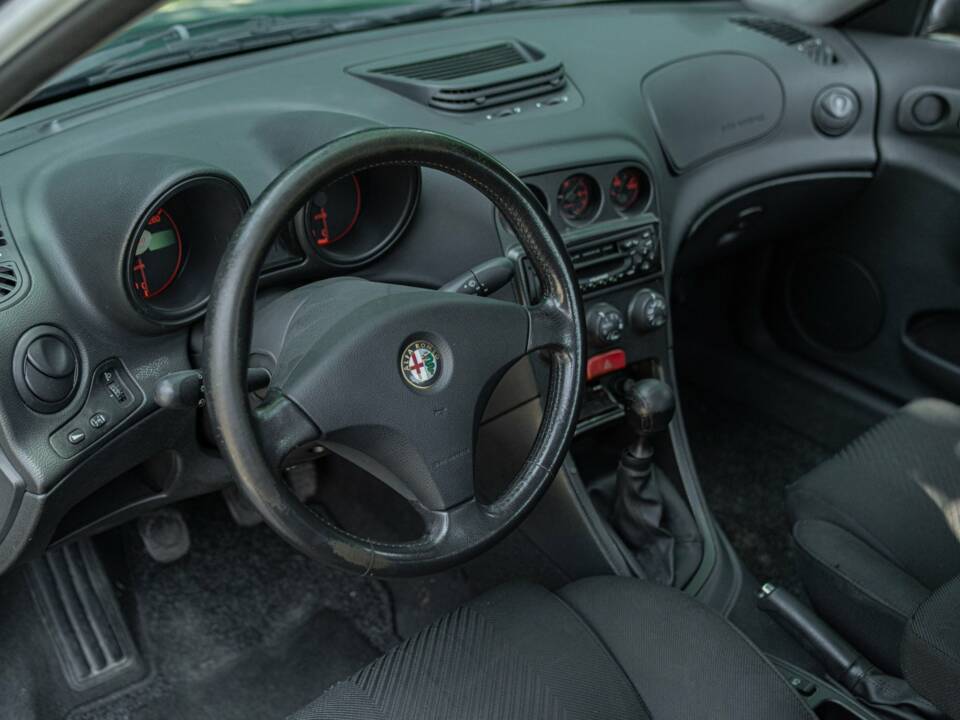 Image 31/50 of Alfa Romeo 156 2.5 V6 (2000)